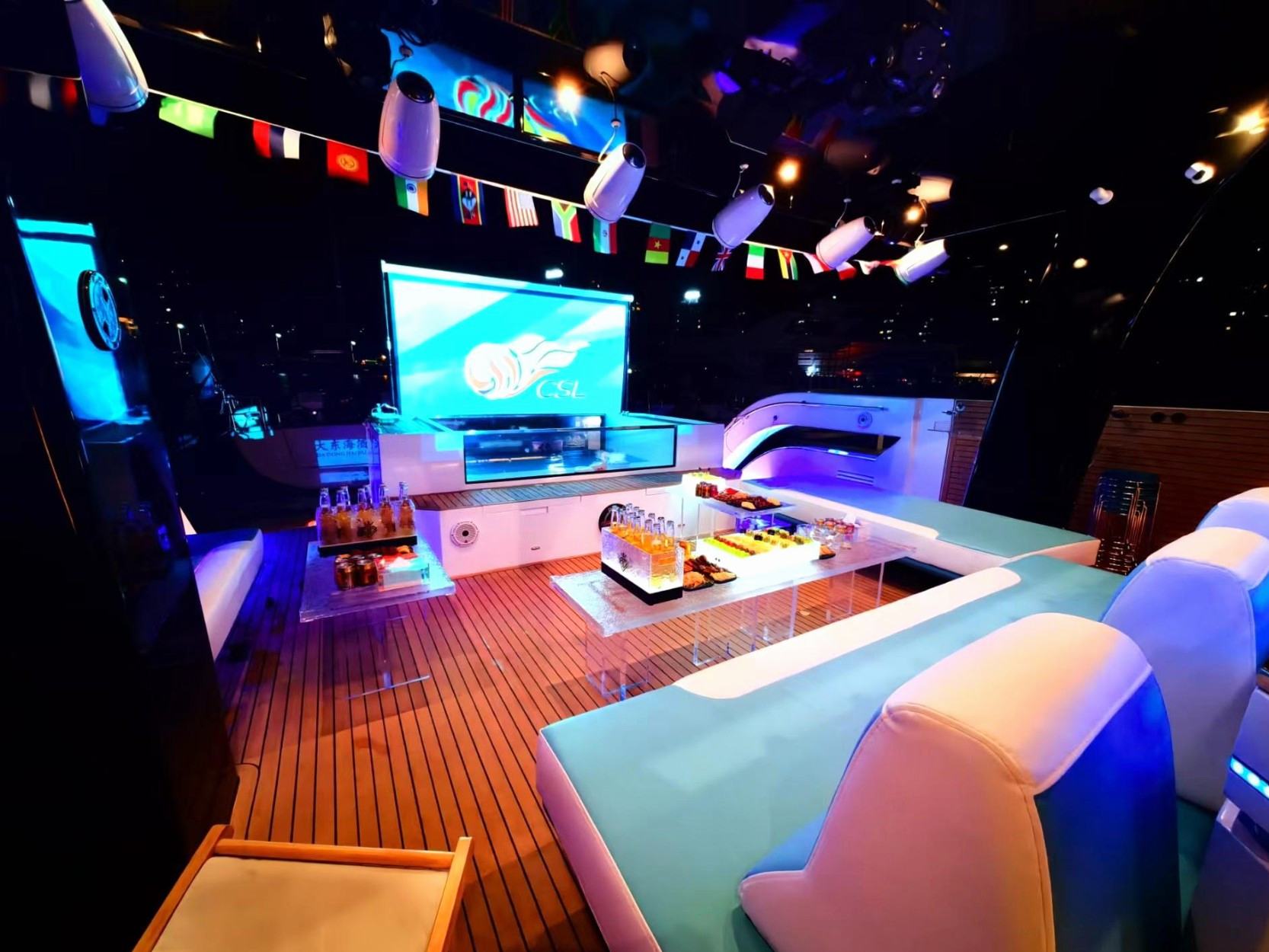 Catamaran Ozone, photo 9