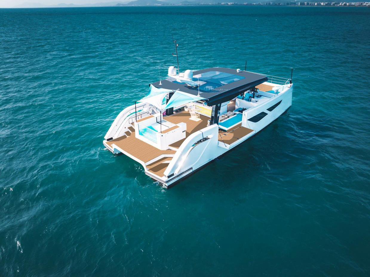 Catamaran Ozone, photo 2